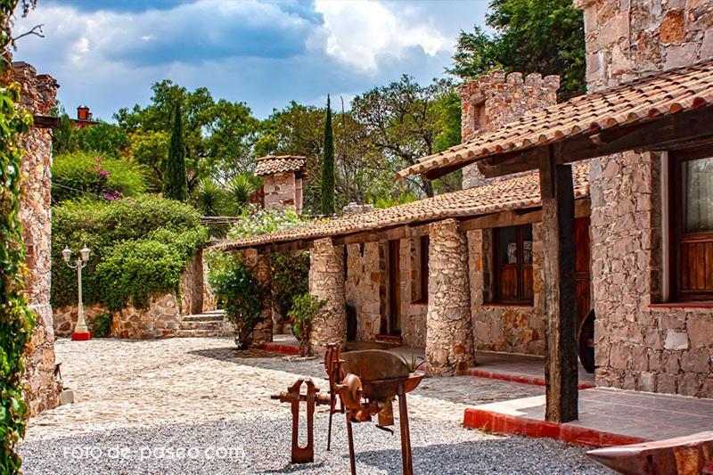 Hostal Medieval ברנל מראה חיצוני תמונה