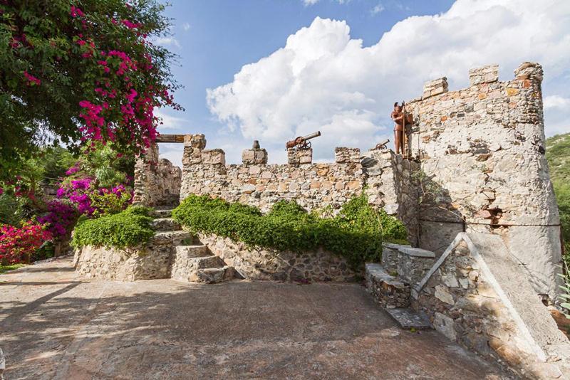Hostal Medieval ברנל מראה חיצוני תמונה